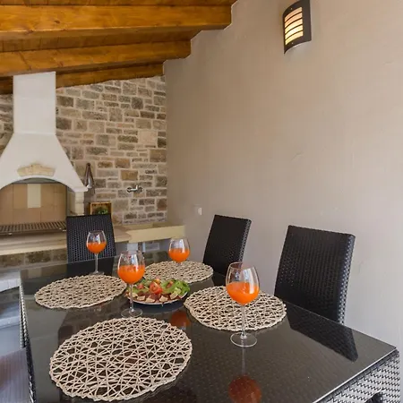 Apartment Radovan 2 *